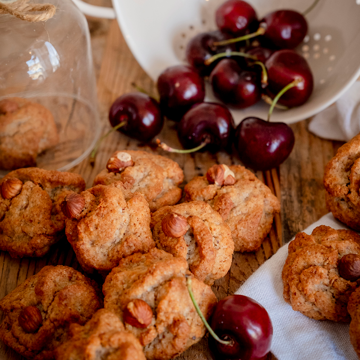 Bruttibuoni with Hazelnuts - Dolce Aveja: Irresistible Italian Delicacy