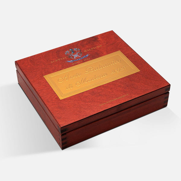 gift box for celebrate Saporoso Balsamic vinegar IGP